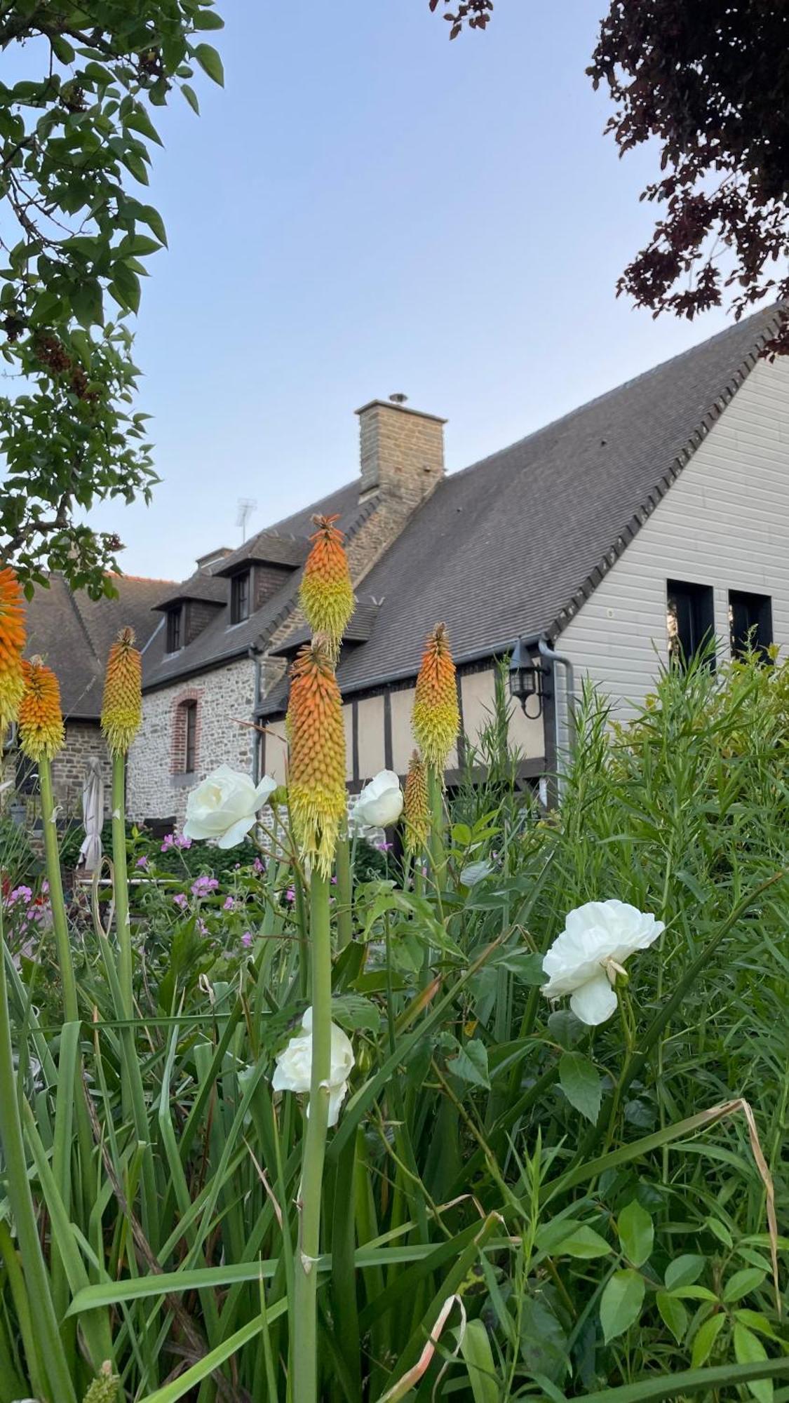 Sunset Family Guesthouse Mont Saint Michel Céaux Εξωτερικό φωτογραφία